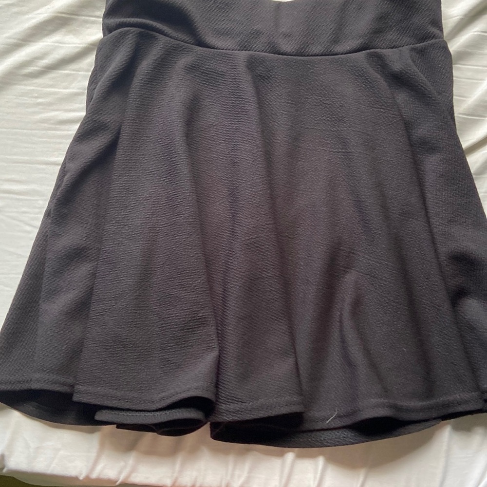 Black pencil skirt!